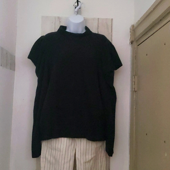 Express Black Puffy sleeve boxy Sweater. - Picture 1 of 5